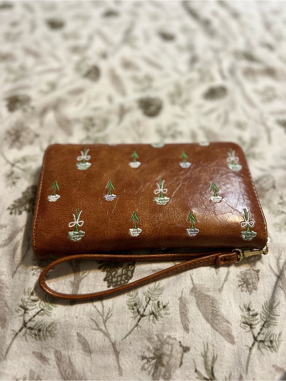 Betsey Johnson Ziparound wallet with wristlet strap - Picture 3 of 5